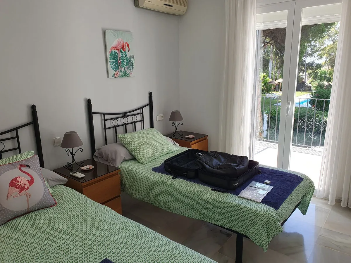 b1d15ba8-0c66-402f-82a0-9267bd24e841