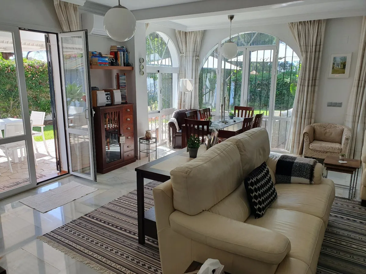 b5ac79f0-f376-4434-a5a7-473025666de8