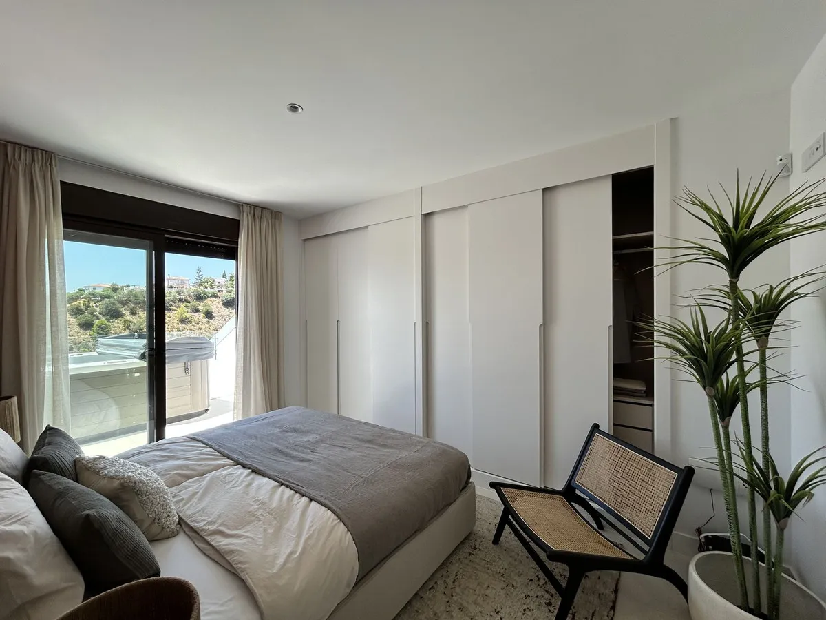 6cc614d8-f610-40fe-895e-7682e0bf6dfd