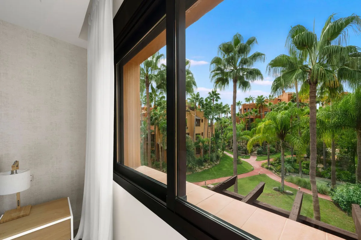 32eb04b8-d8fd-4b3e-bd28-0932d598e1ca