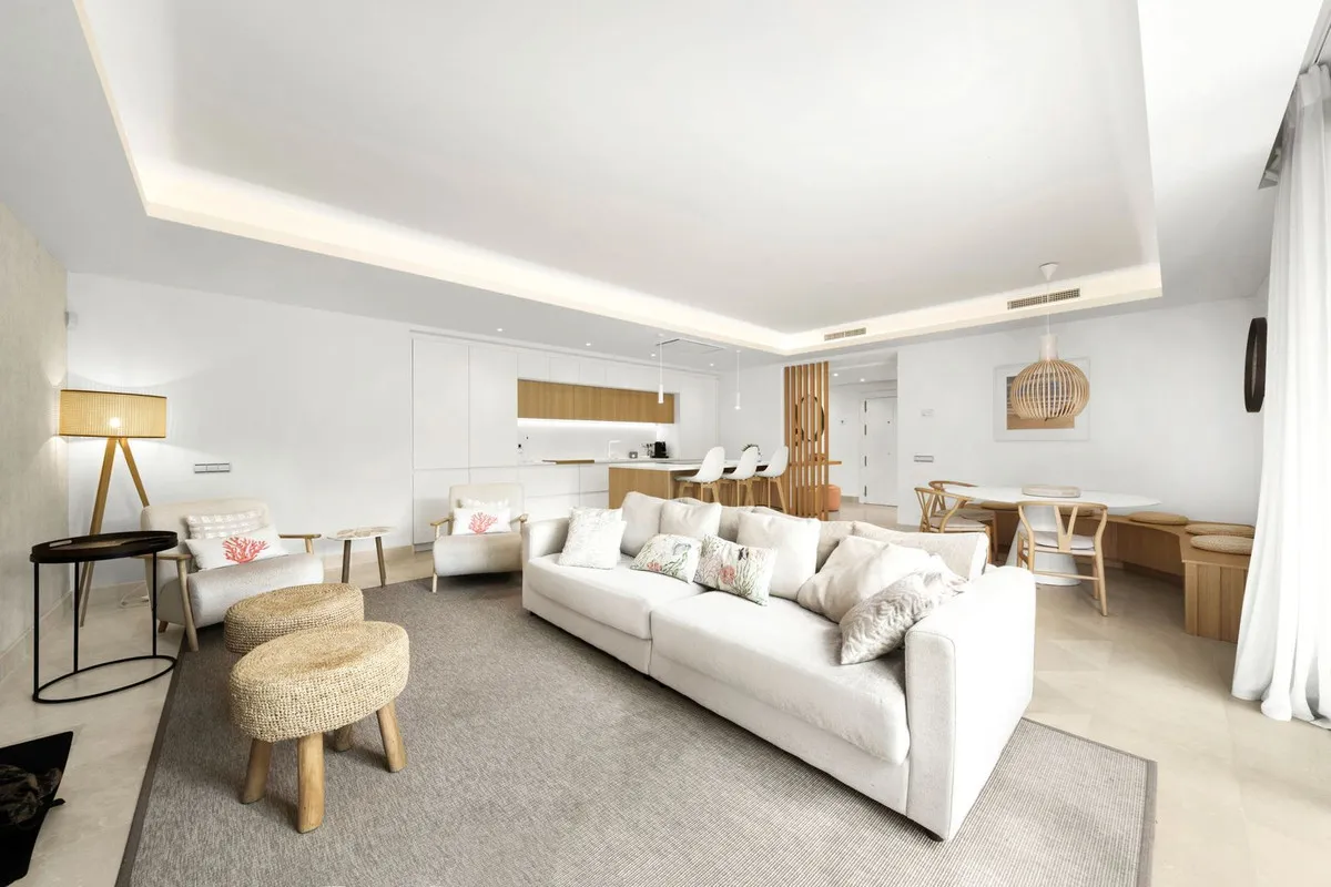 e2bd5edf-9dd5-430e-b0f9-493adcec8d43