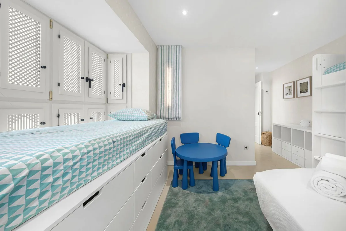 ed01ebf4-f1fd-4c6f-ae89-b43c3162350f