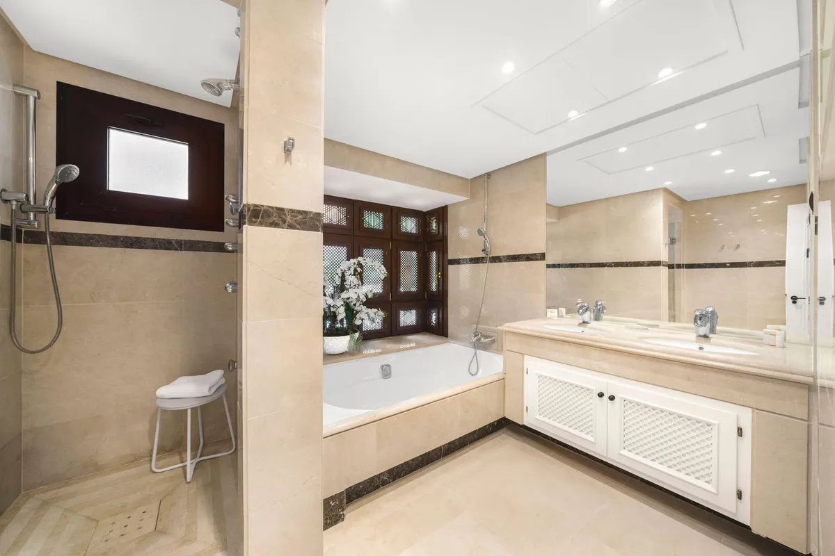 fe603d99-6218-4c88-a981-3b60bd70b3ff