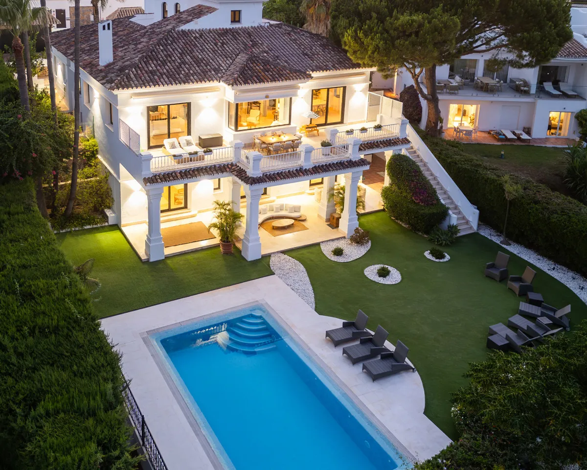 b8ff8f8c-b069-4f6b-9779-8356634a693a