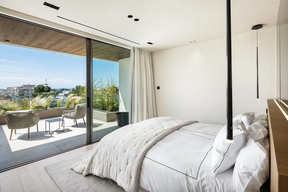 2e82681c-ee07-418b-9a49-02f7fc233b81