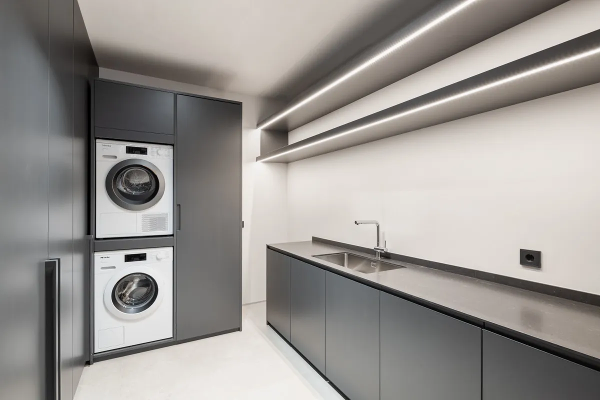 8e347f33-a55f-4d52-a379-2bc6ba9ecdcf