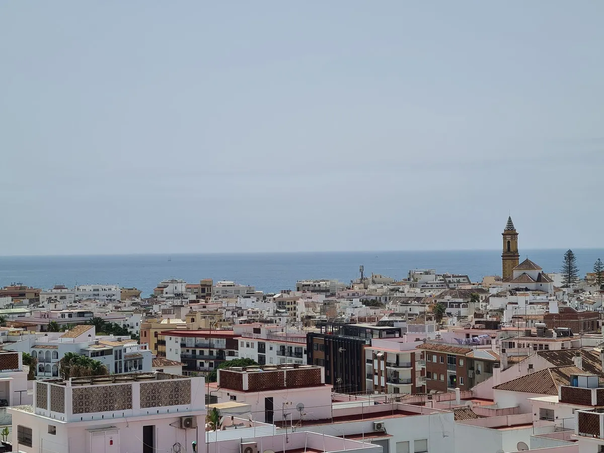 37d59804-29af-41eb-bc34-693a4f4042b0