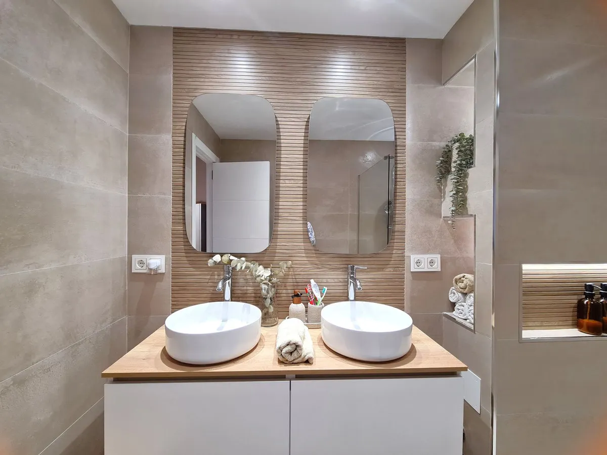 5915bebf-2028-4980-9594-2f0e4e6af13c