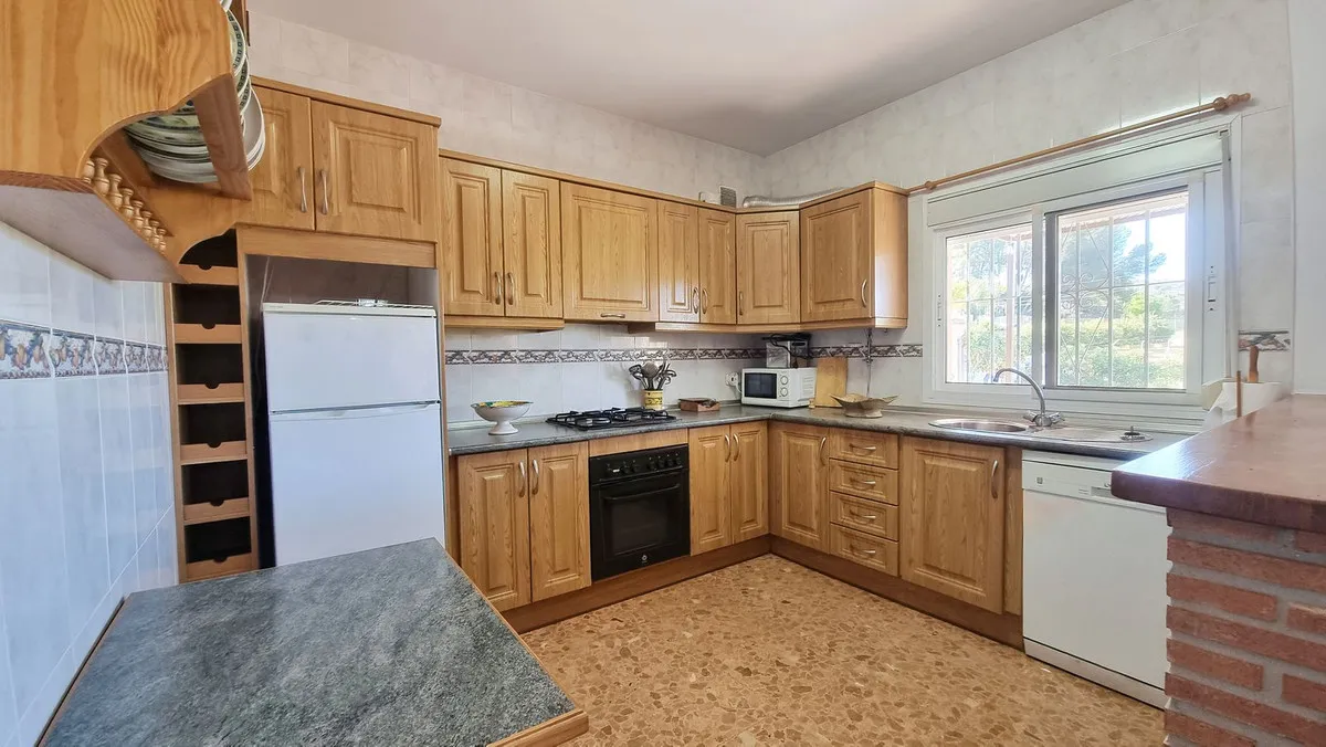 8c01af87-8bed-4015-989e-8f3f60841e8a