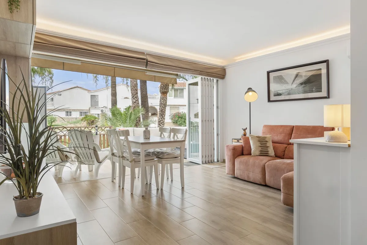 74274377-e609-418e-aef1-a6fb6fe16647