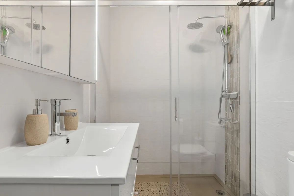 dcbfd4e6-e5dc-4d67-bd03-f159e82c0cbb