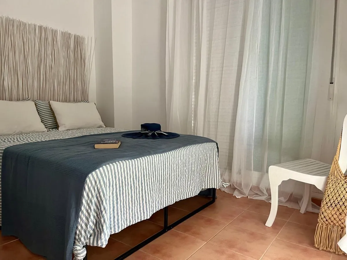 c303b3e8-2e06-43a2-99d7-fd37a7ee1628