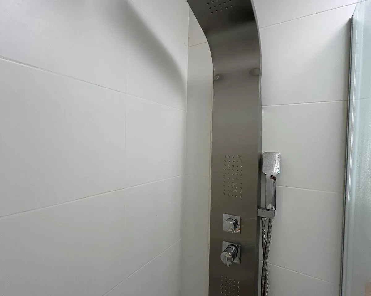 f4a1f70b-1bd3-44d0-bff4-d089ba69bab3