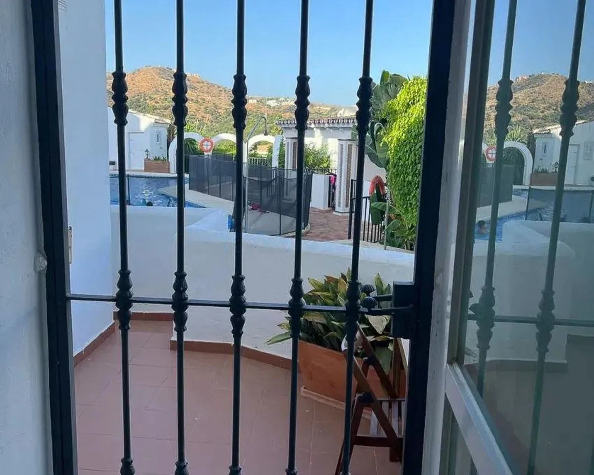 3b98bb55-4ea0-474a-9fa1-edac33136c45