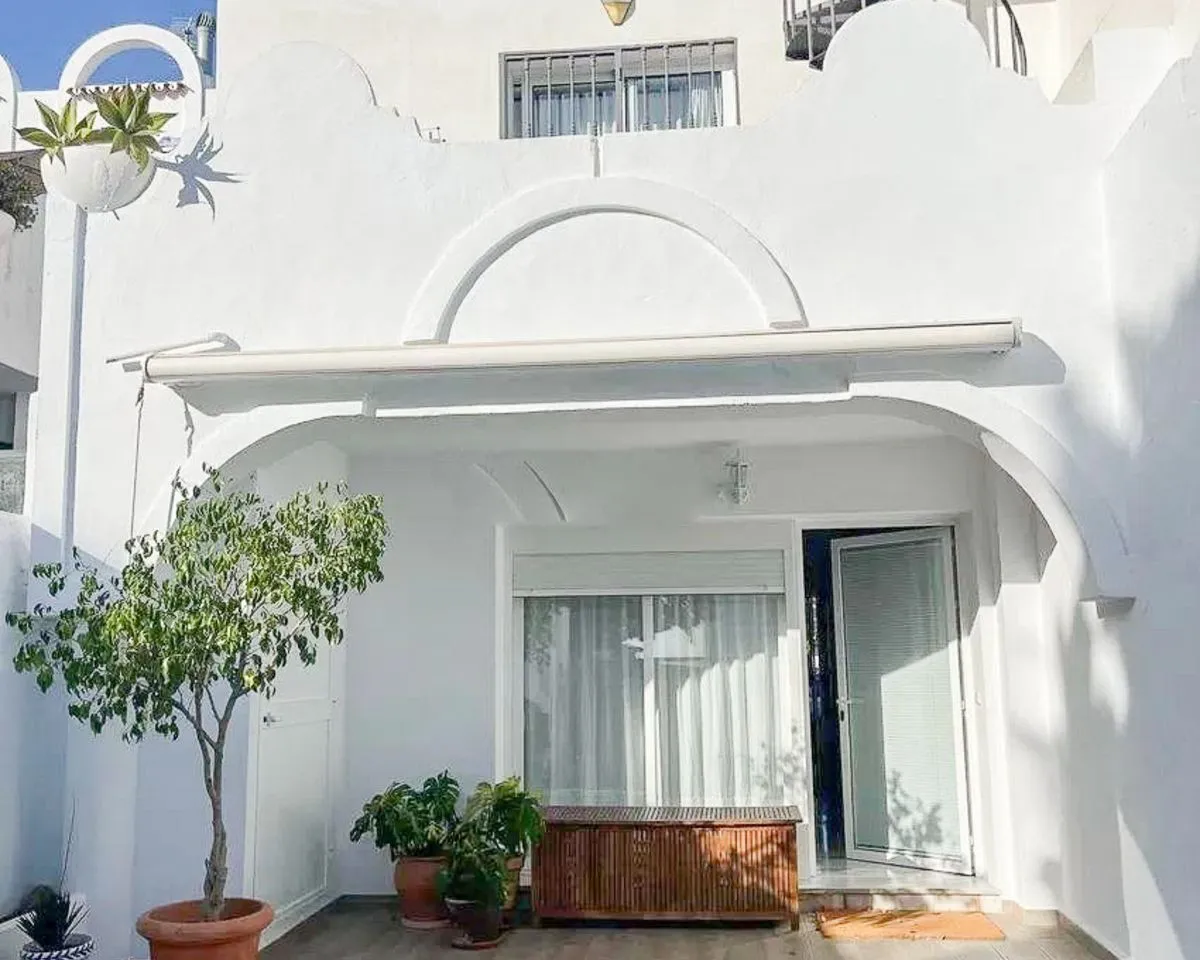 4df7fd05-78f1-4f4b-a573-00a2ba46c07b