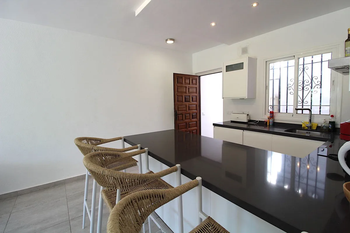 069553c5-db5e-4640-83d6-e34b90b02300