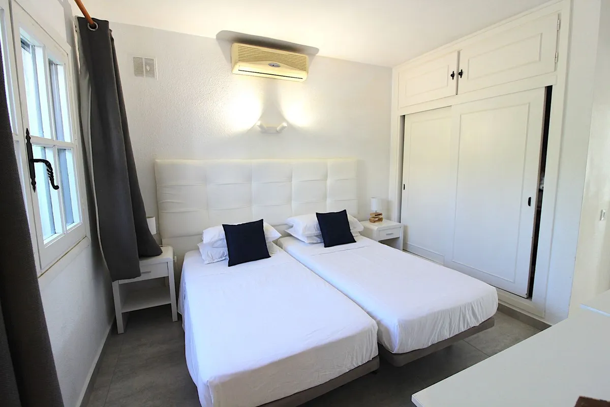 4f4d3c36-1f40-452d-9749-43f94505a213