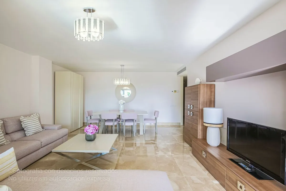 5586e012-c0d2-40a6-8d8f-94262654ae85