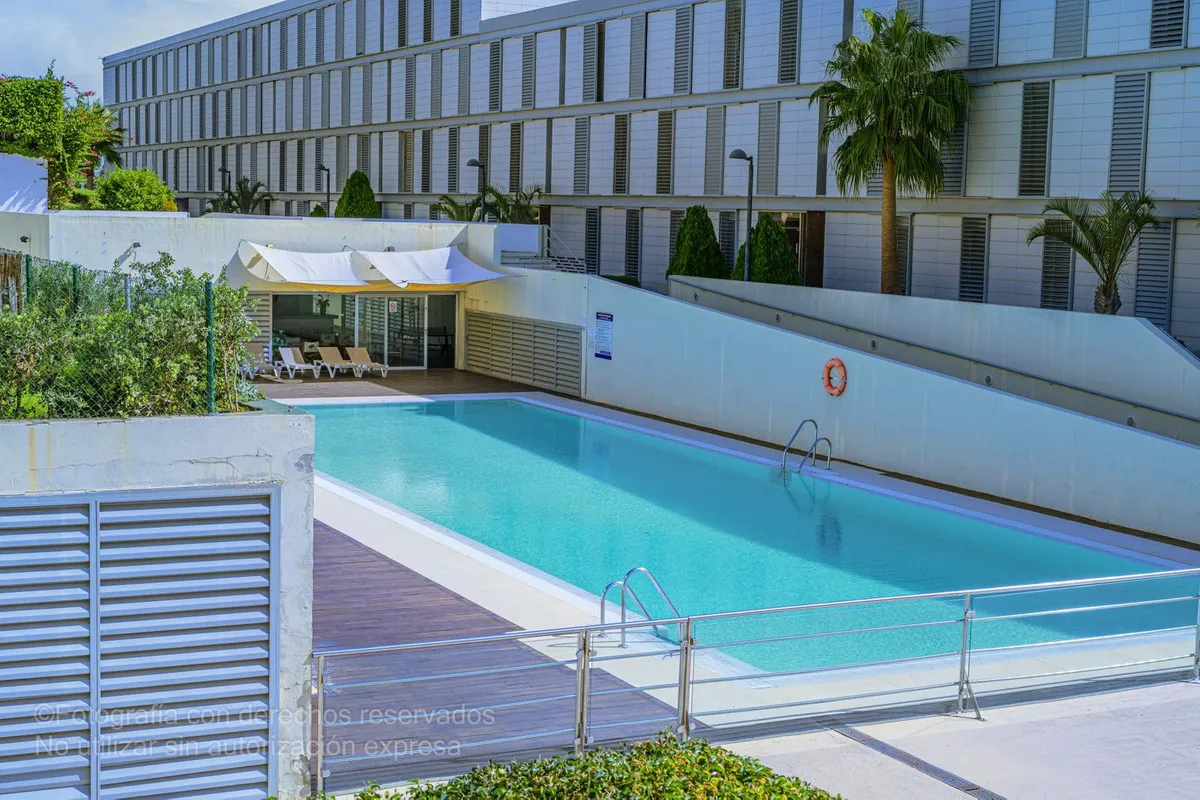 d8069868-822e-416a-a675-cfd85e9e6250