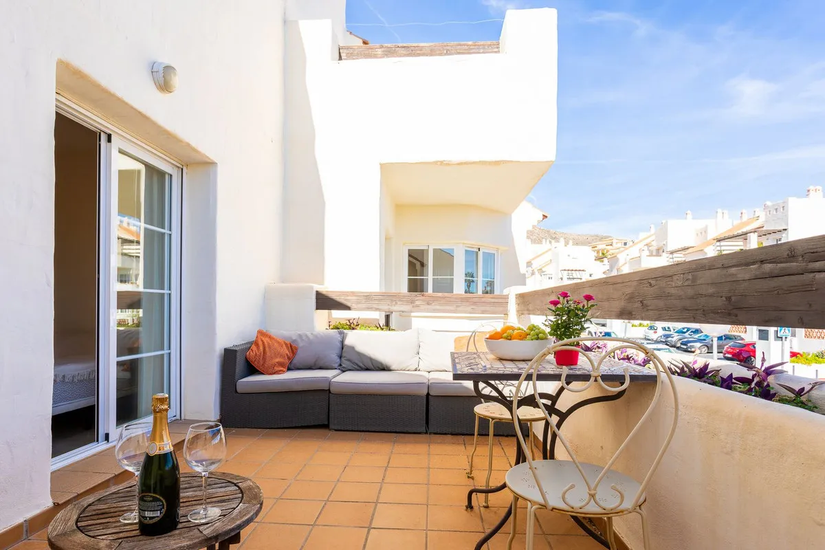 37dca014-25b7-4c9b-bbe0-3a85304dd1a1