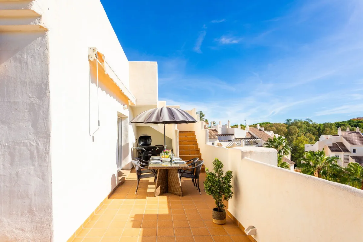 ce985b4a-164a-43ee-8db8-b1babb0d33fe