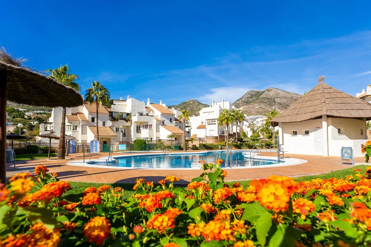 e78eb085-53fb-4efd-8ee9-9da5cec6f39b