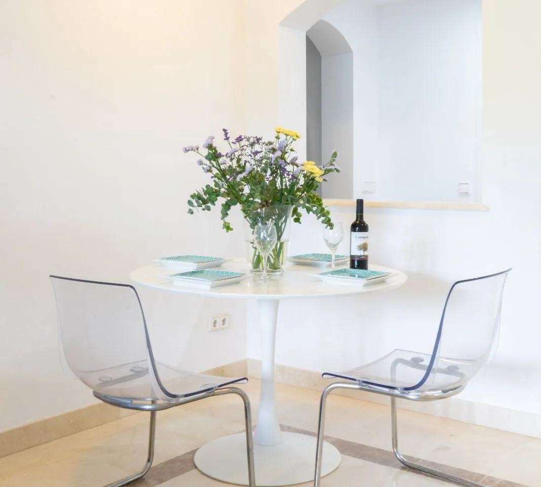 e3eb7851-8947-4146-b99e-ff720763ae20