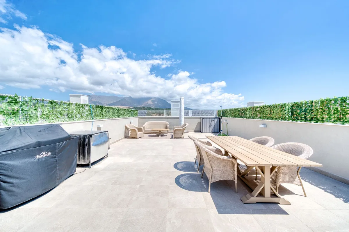 e5836bb7-33aa-4fbd-99a3-14334ec00a0a