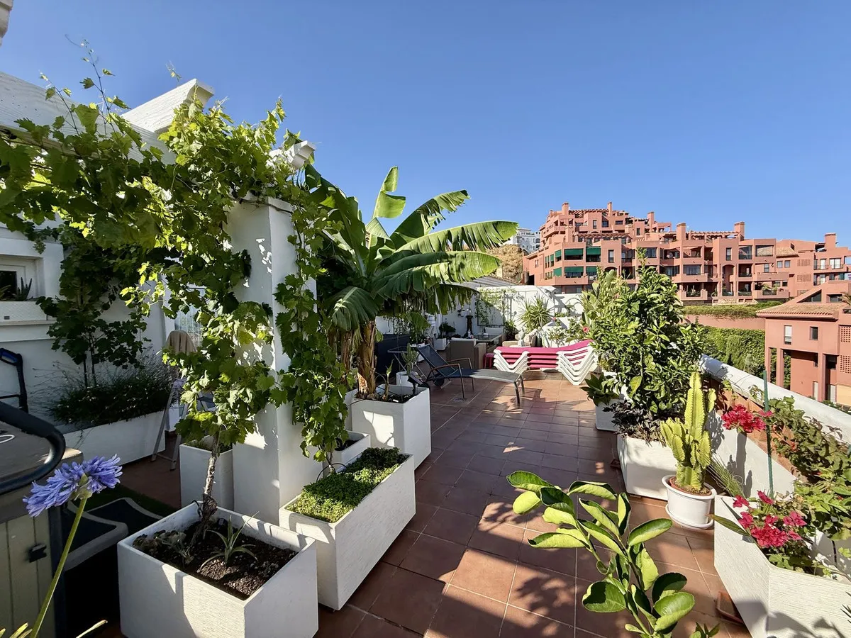 aa9d46f1-3197-4e8e-af04-ae9053e0ce75