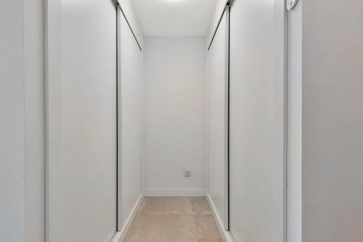 10401062-97d5-4b9b-a3d5-e7251c9352a5