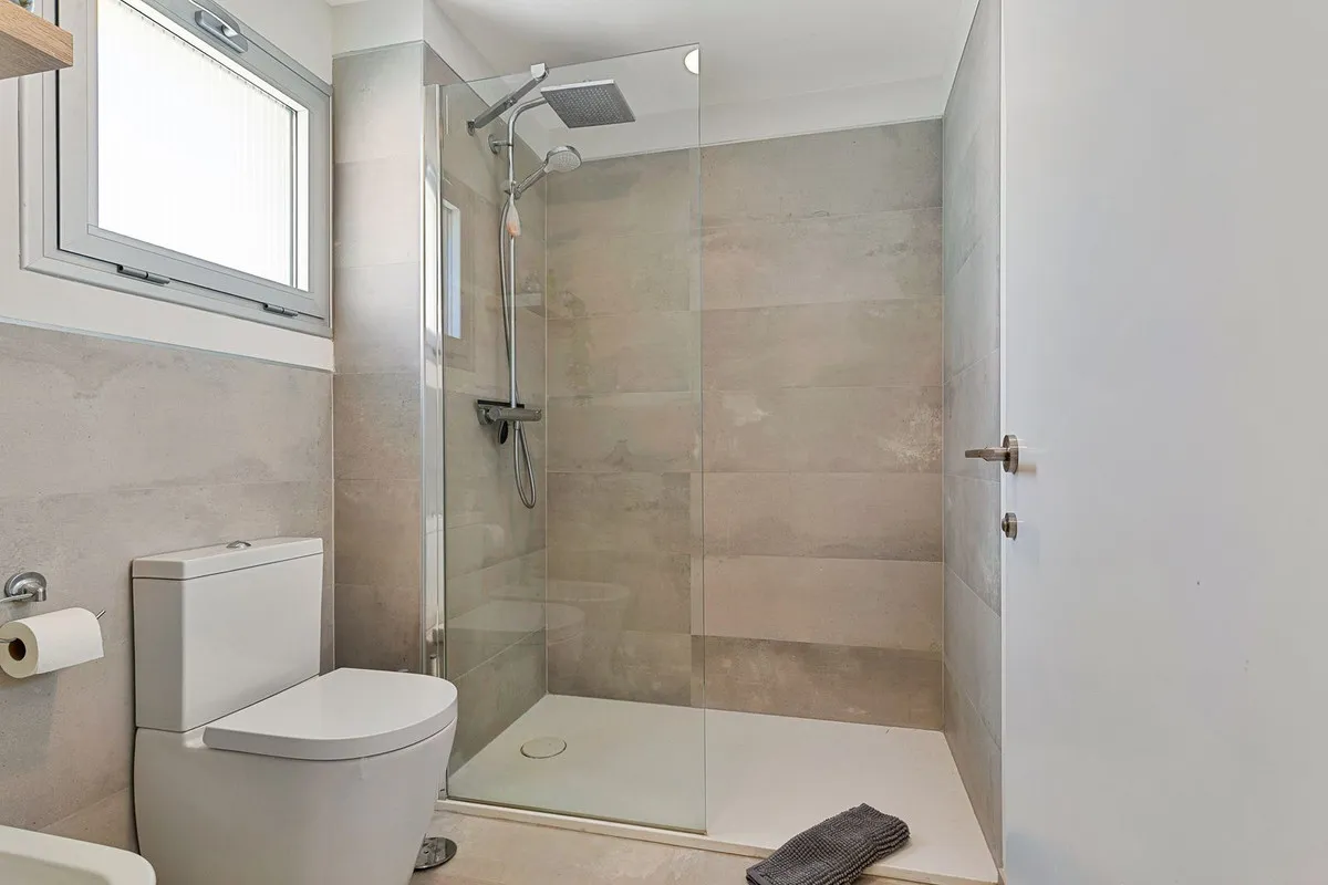 1fcdc348-9b8f-44e3-9f01-d224a32ee842