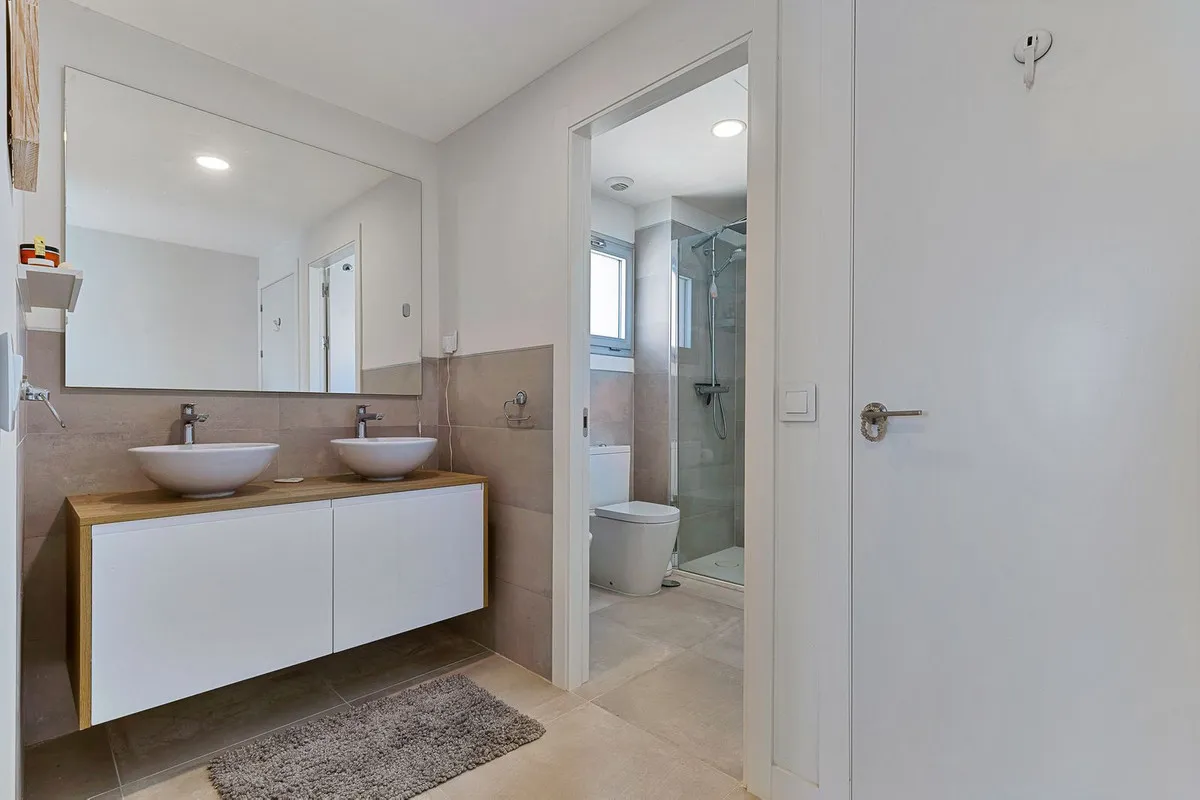 c749edb4-83f8-4a54-a68f-cfc0ba1cf388