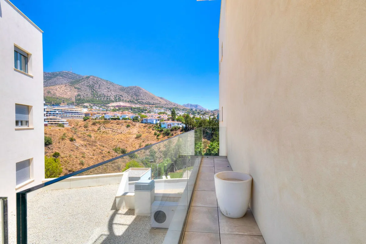 fc3c5311-7ba6-4f9d-8461-bdc004123c3a