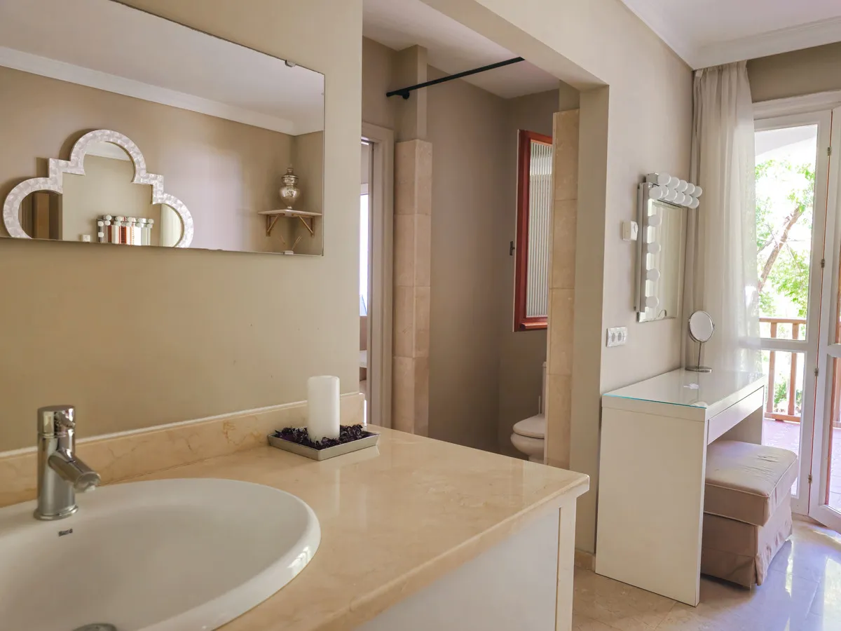 9a17379e-3bcd-44eb-bd46-7f9df5057d0e