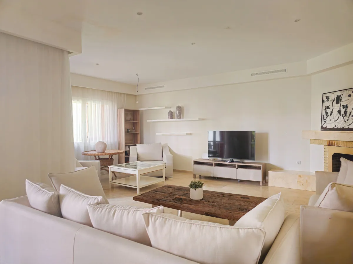 b58b011e-481f-4abf-bb1a-35106019a43d