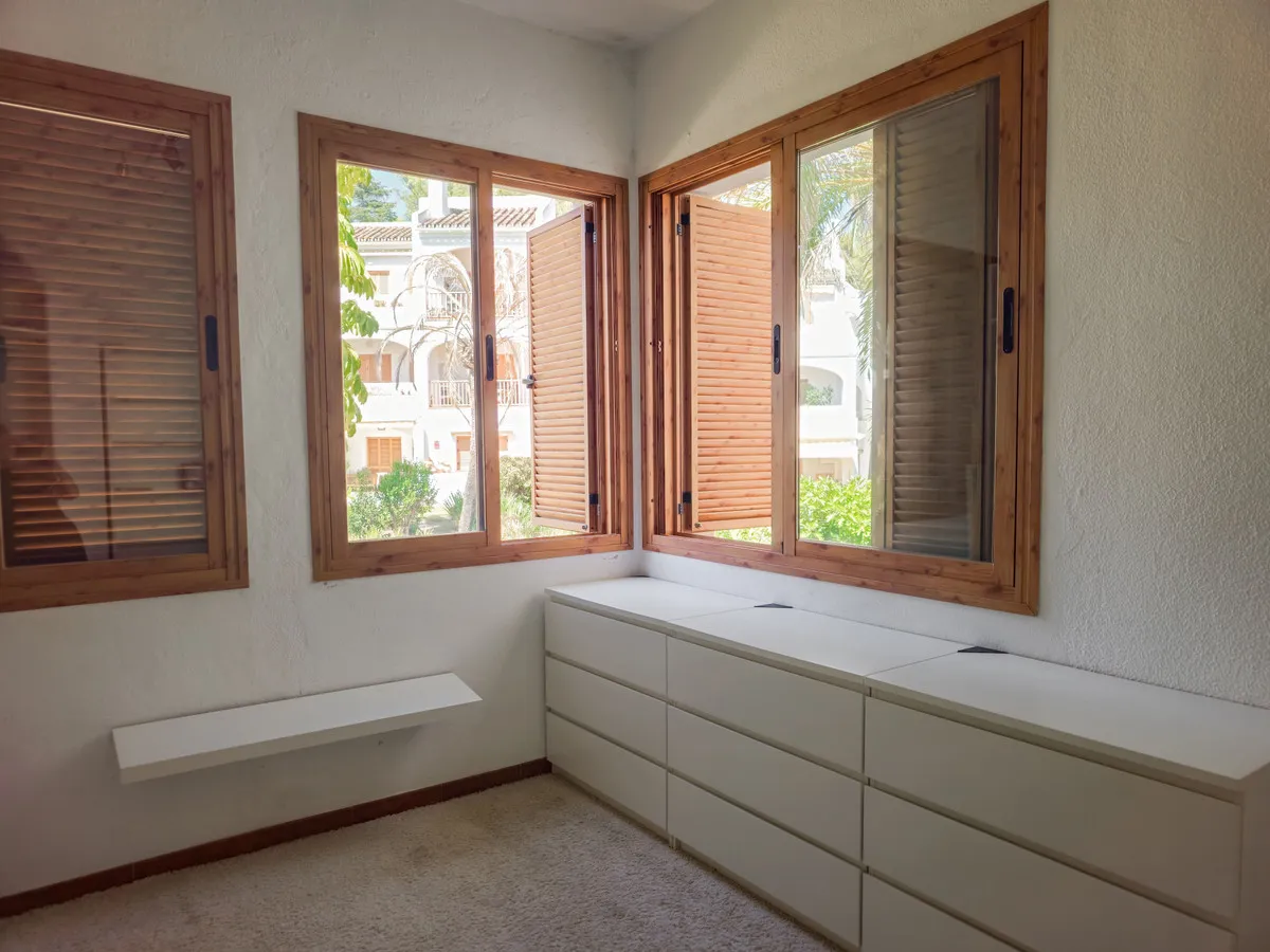 cf8cddcb-2271-43b3-9167-29c3d8ff3e9b