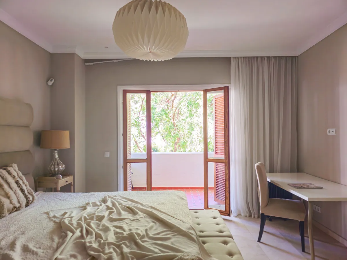 e4a9be44-b6ad-4f2b-8d6d-756f67eaec2a