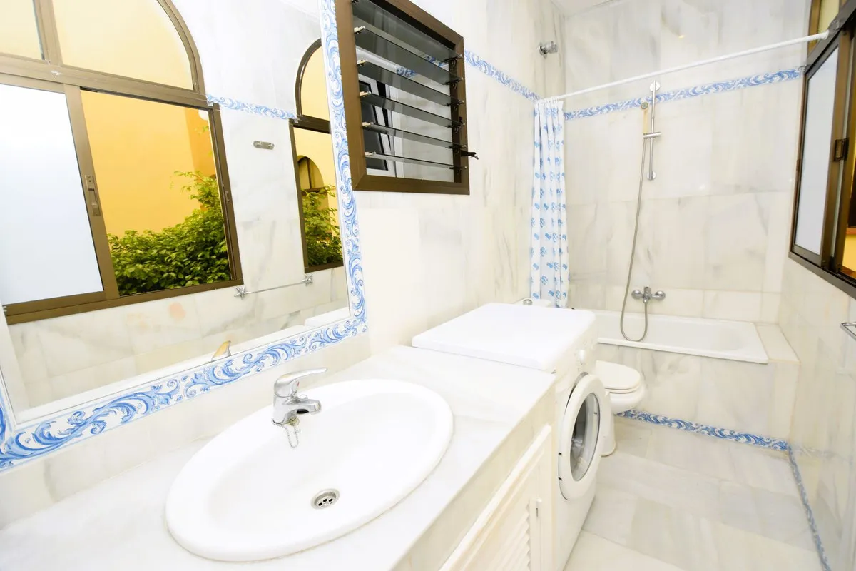 dc501d99-8e71-49a9-9027-940de9cc38ac