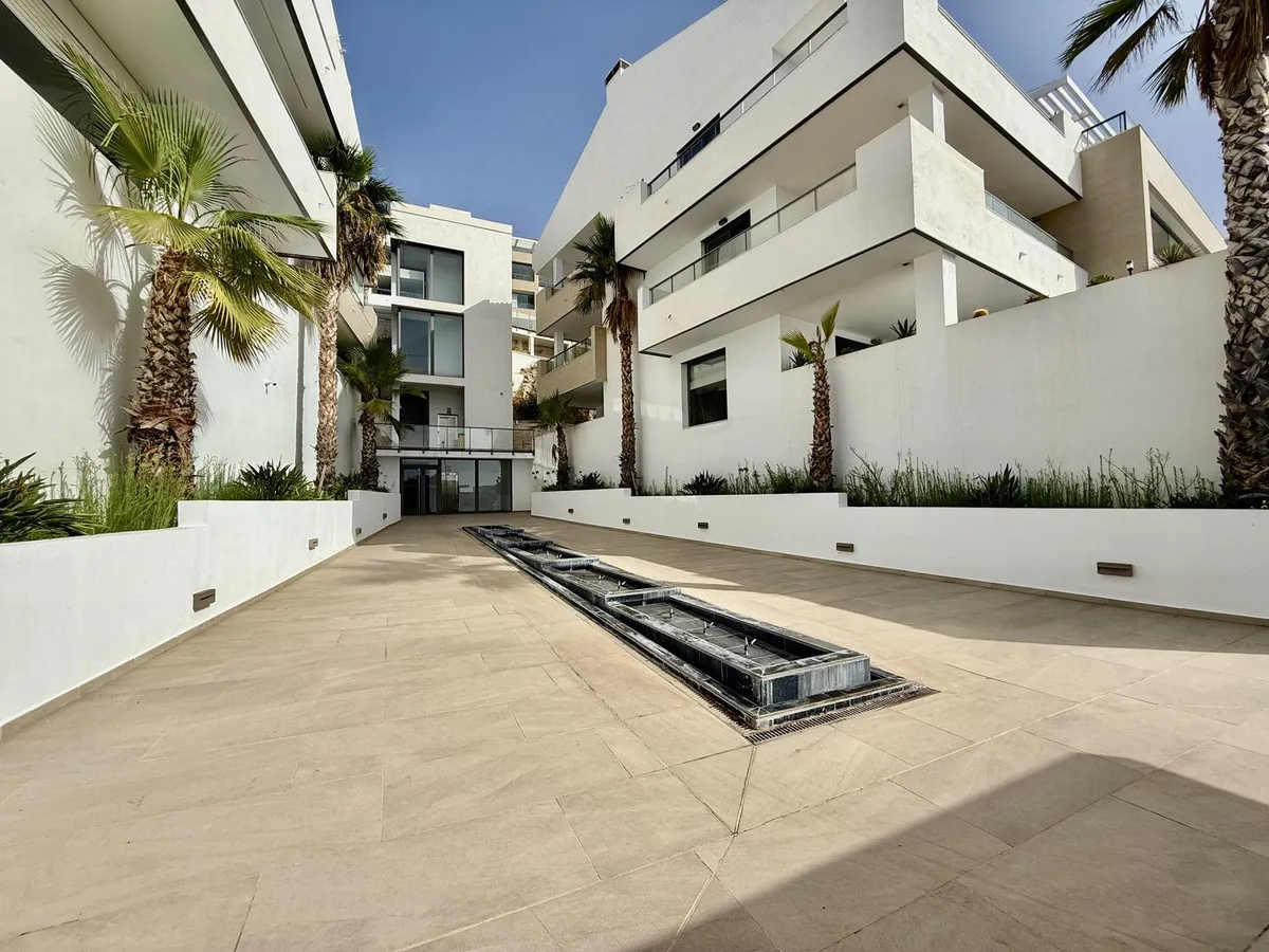 73beb6d6-70f7-44a9-ae0f-33faf6b85c12