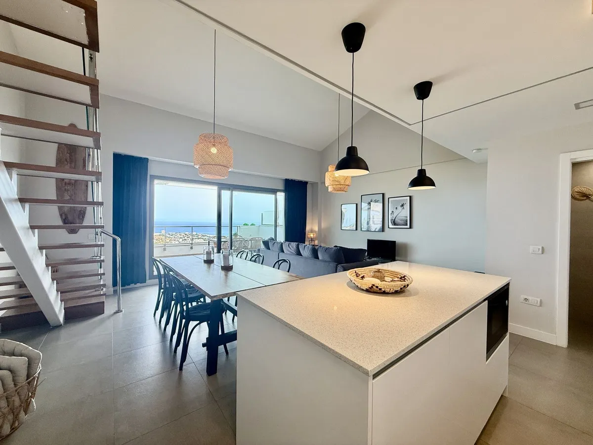 8959436a-5dc6-4d51-8aaa-a6801856576d