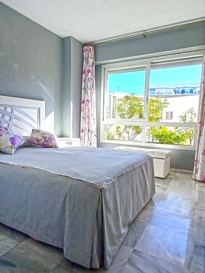 02e7db94-125b-4c6b-a1ef-f8456c78cabc