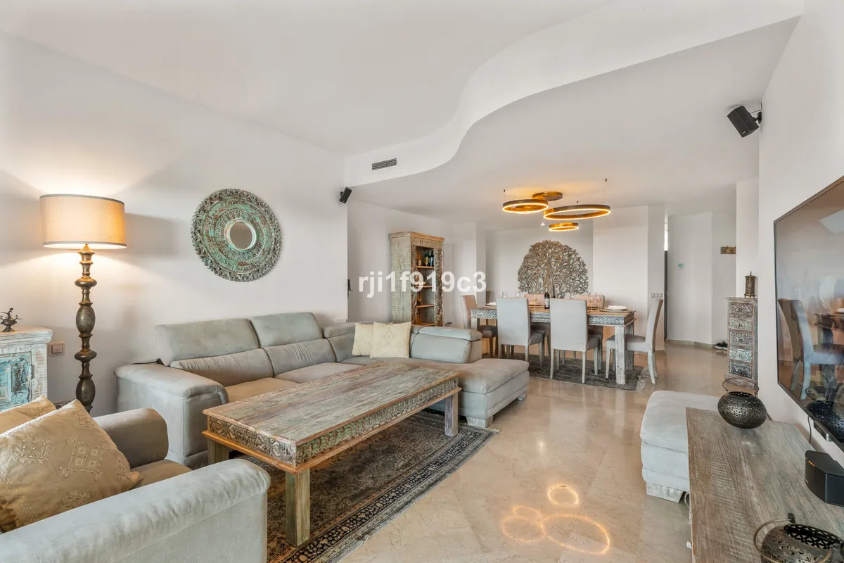 90a830d2-979f-483b-9b32-81d86a724ae9