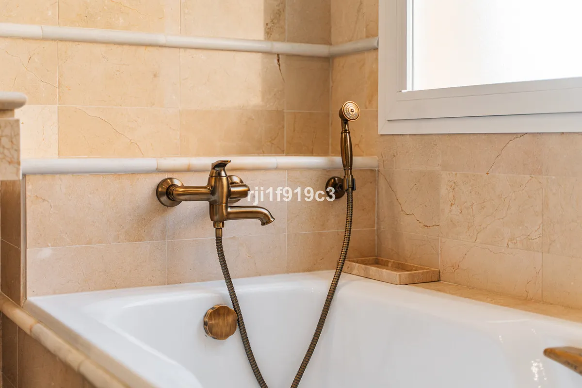 d8c0f115-661f-4048-87d4-5f52e5aba6a1