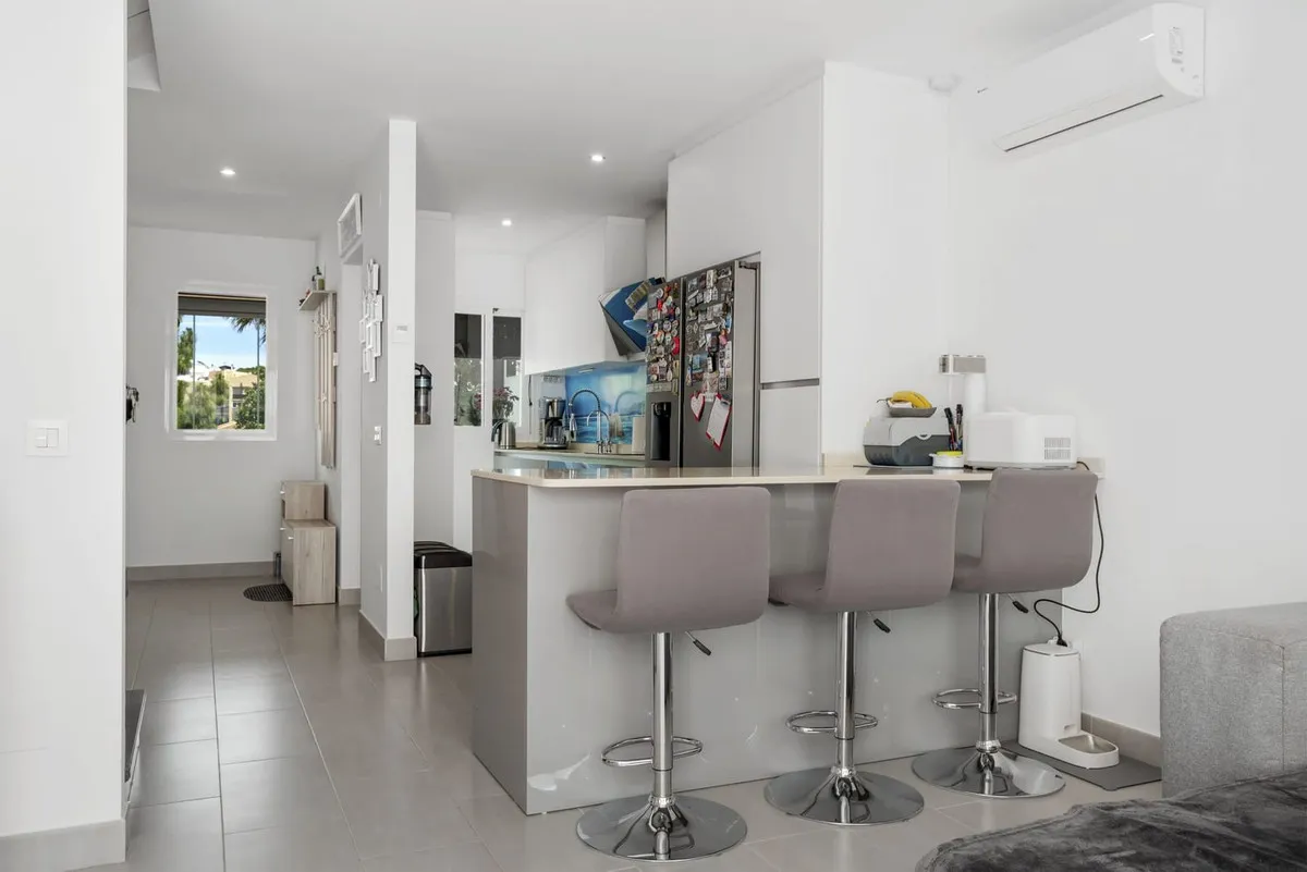 10e38044-8c34-4929-a54c-fa85caed93b3