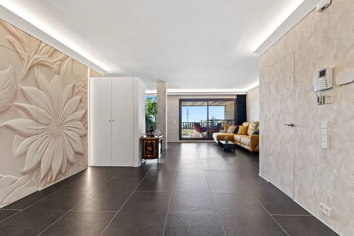 67febcd6-384a-4f9c-903d-3338d90f8754