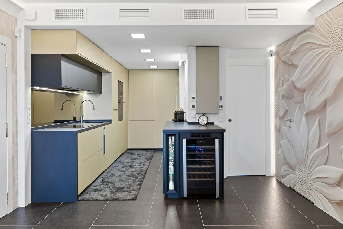 aba56872-5e03-4905-8ca7-e8004460a431