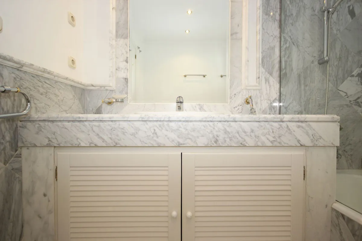 d6bcf083-d238-4772-860c-2f3d782dc99d