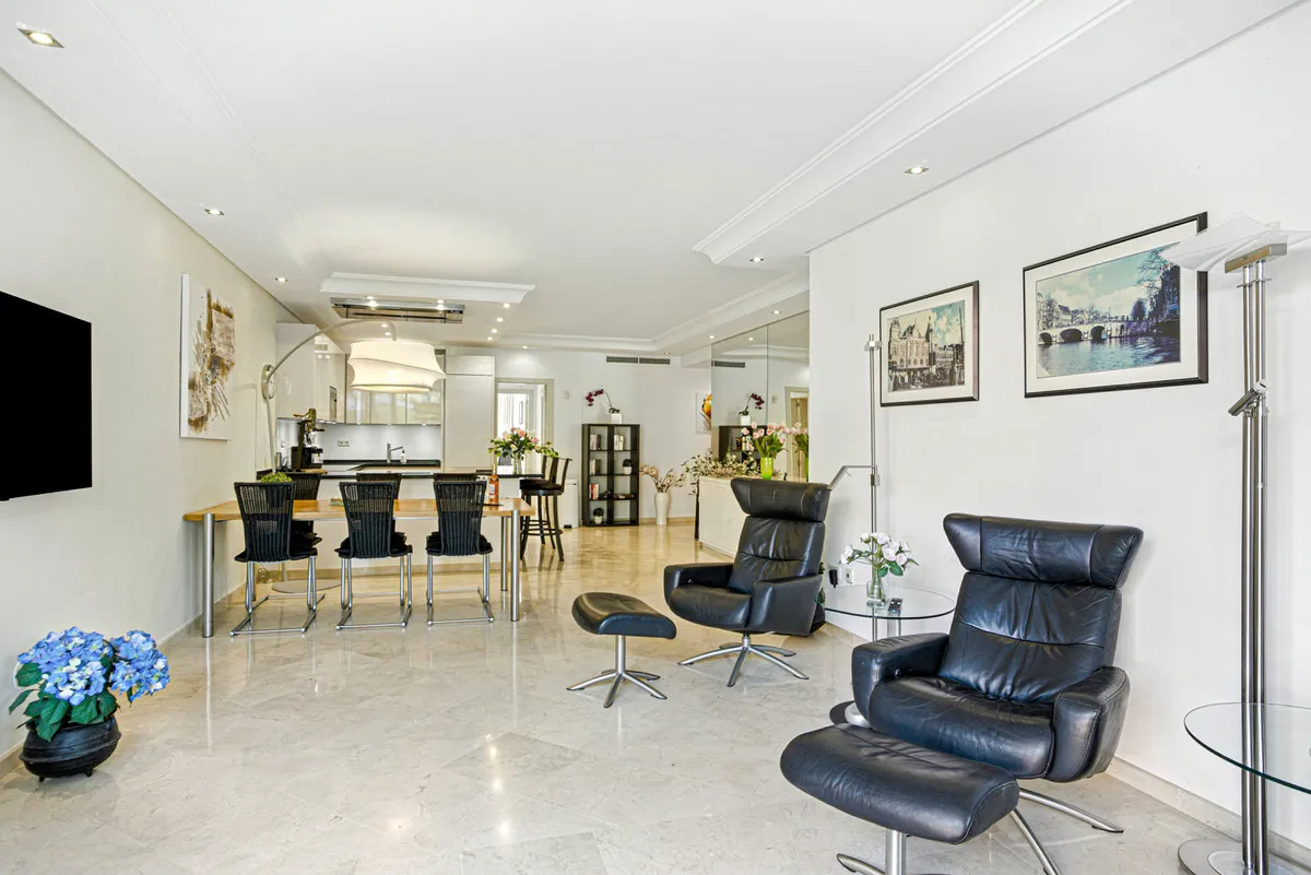 7ee90c2f-c116-494b-8ada-96745490c9b9