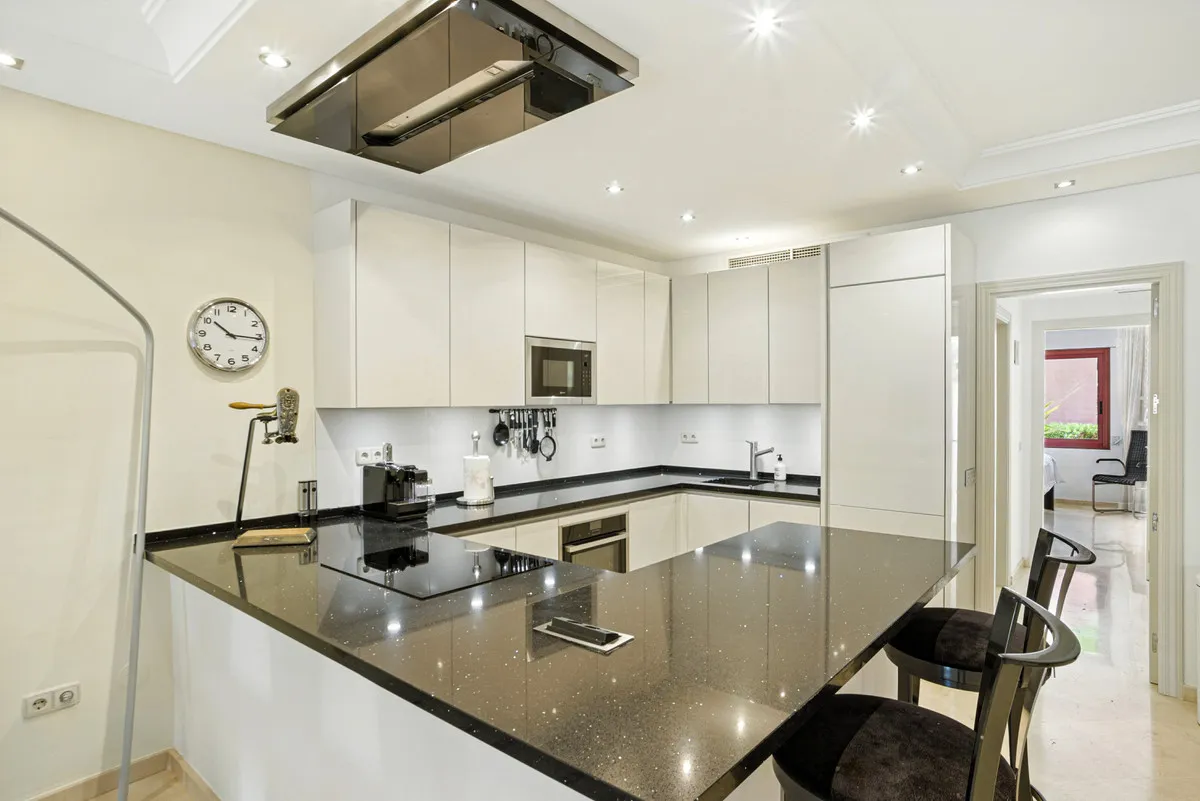 a09b5323-a02e-4ada-8c19-2e5a5110ad45