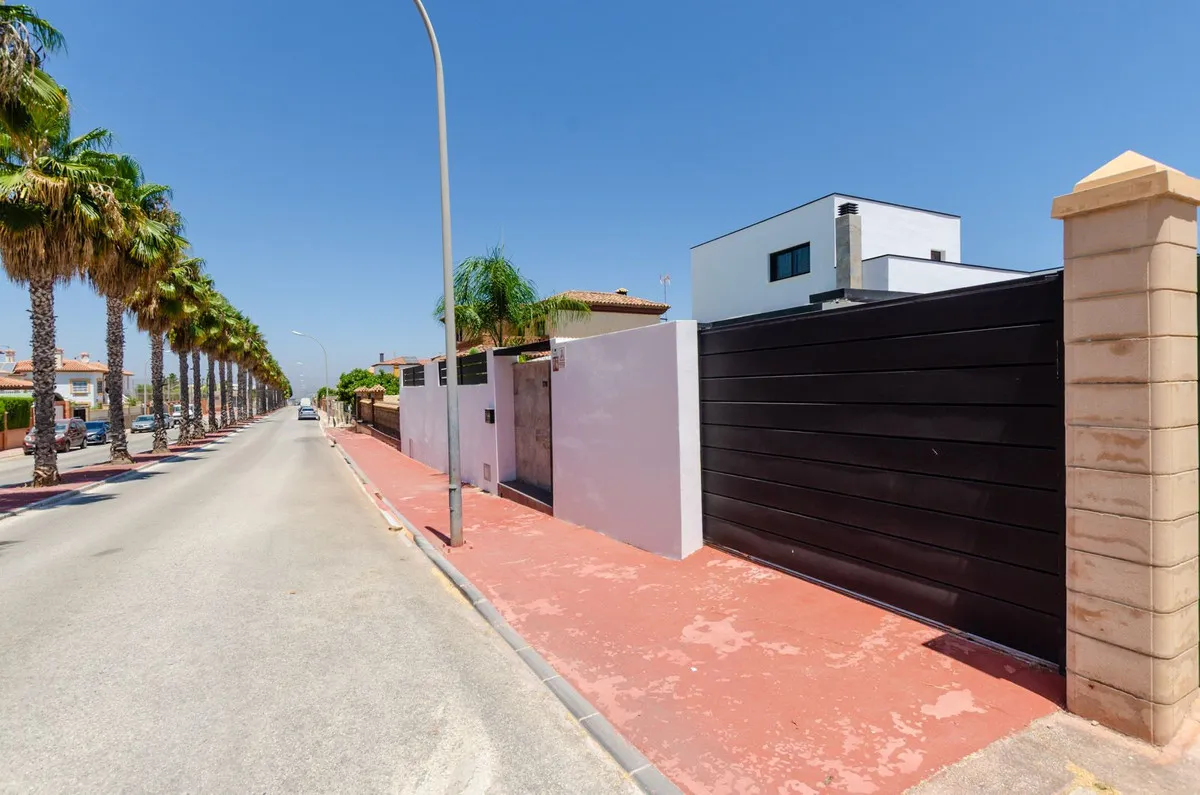 0c3b21f4-f404-4e52-a50e-23b1e9f19c76